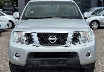 Nissan Navara 151.000 km 14.900 &euro; Kamp-Lintfort 47475