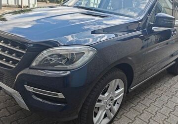 Mercedes-Benz ML 350 158.000 km 21.490 &euro; Duisburg 47179