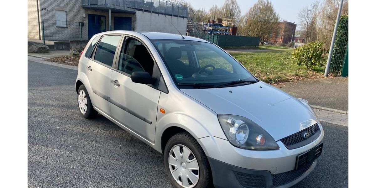 Ford Fiesta 88.000 km 2.199 &euro; Herten 45701