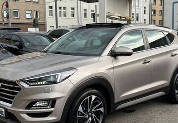 Hyundai TUCSON 119.450 km 15.750 &euro; Oberhausen 46045