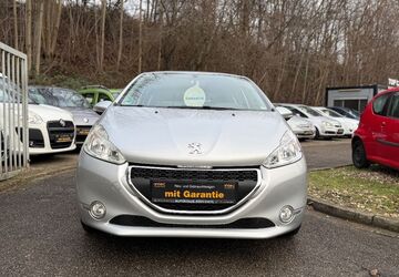Peugeot 208 113.412 km 5.999 &euro; Essen 45145