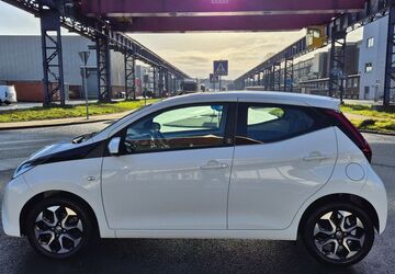 Toyota Aygo (X) 37.000 km 10.190 &euro; Mülheim 45476