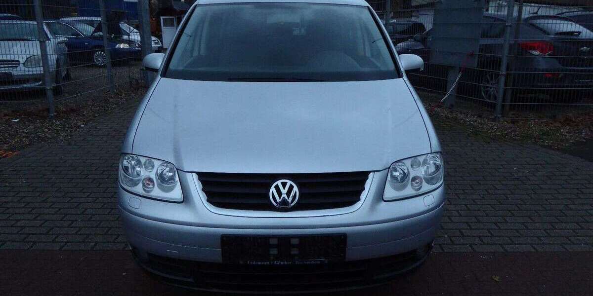 VW Touran 196.000 km 4.490 &euro; Duisburg 47249