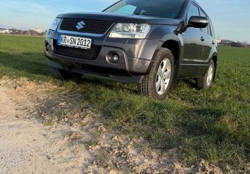 Suzuki Grand Vitara 121.000 km 9.000 &euro; Krefeld 47805