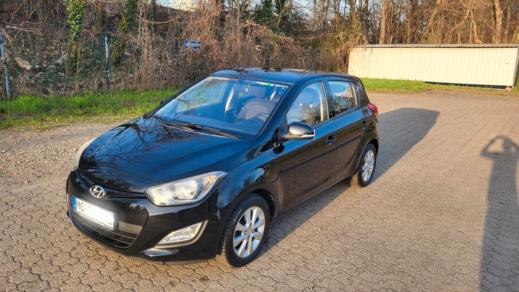 Hyundai i20 129.847 km 4.799 &euro; Moers 47443