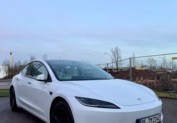 Tesla Model 3 44.268 km 33.000 &euro; Marl 45770