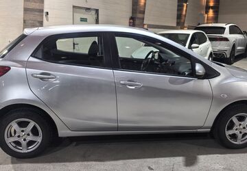 Mazda 2 89.953 km 7.600 &euro; Voerde 46562