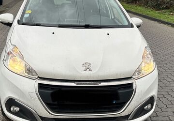 Peugeot 208 190.000 km 5.599 &euro; Düsseldorf 40227