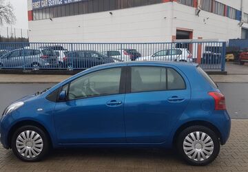 Toyota Yaris 149.556 km 3.999 &euro; Düsseldorf 40599