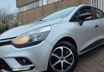 Renault Clio 99.888 km 6.900 &euro; Düsseldorf 40599