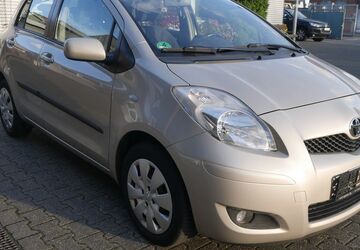 Toyota Yaris 197.361 km 2.490 &euro; Düsseldorf 40233