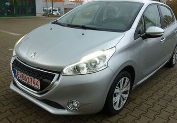 Peugeot 208 150.000 km 3.999 &euro; Essen 45144