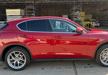 Alfa Romeo Stelvio 83.000 km 22.599 &euro; Recklinghausen 45659