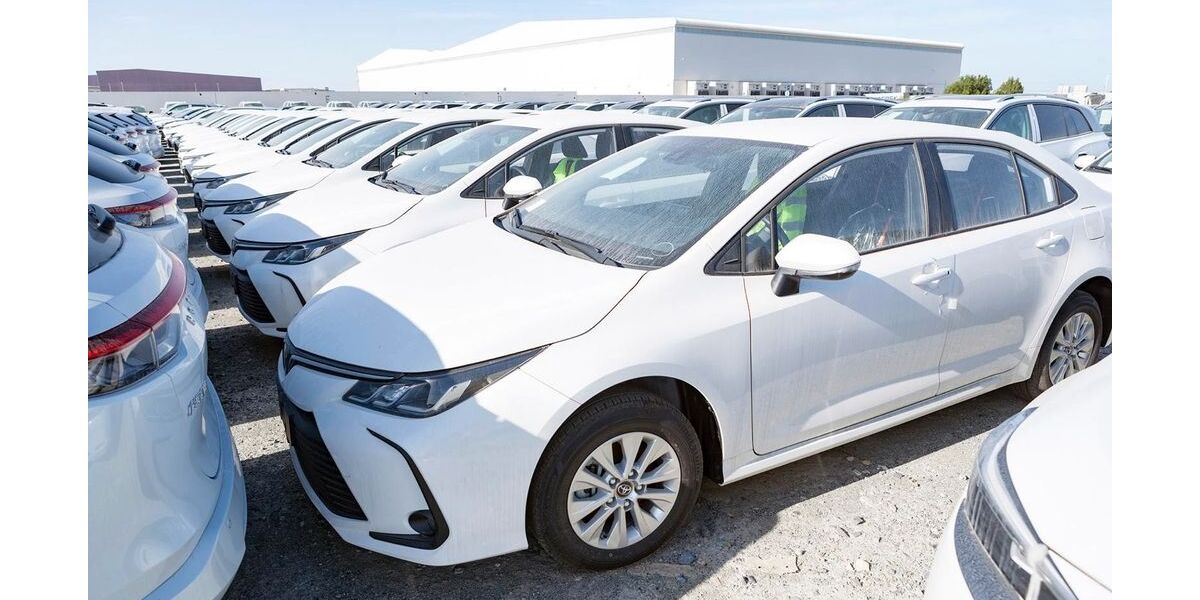 Toyota Corolla 30.000 km 13.900 &euro; Düsseldorf 40476