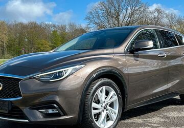 INFINITI Q30 134.000 km 11.990 &euro; Neukirchen-Vluyn 47506