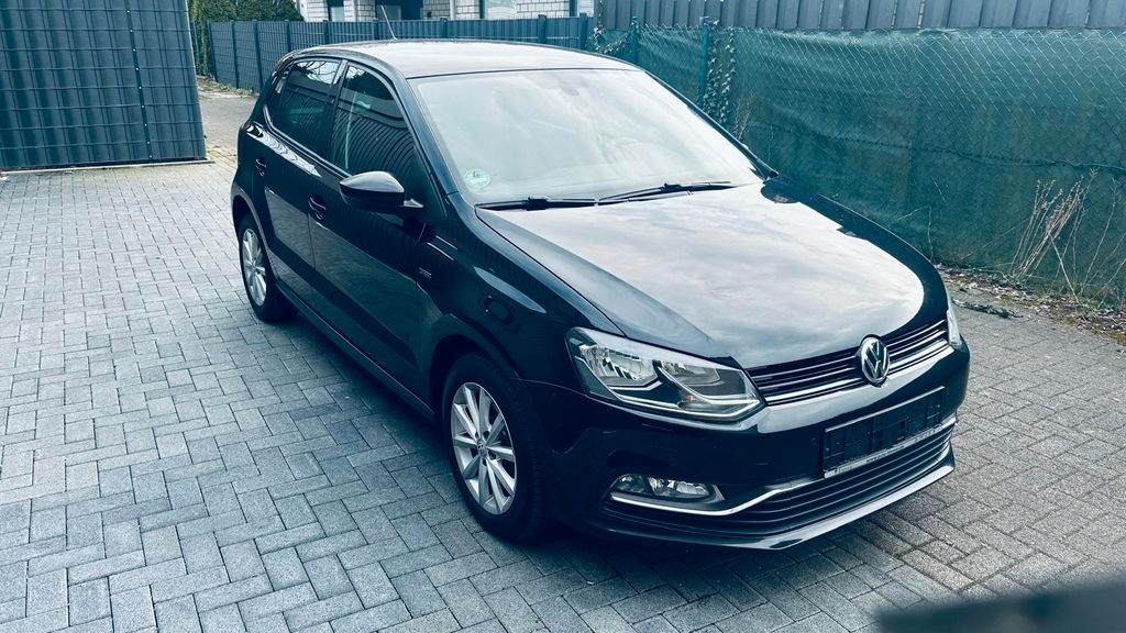 VW Polo 67.872 km 8.699 &euro; Essen 45355