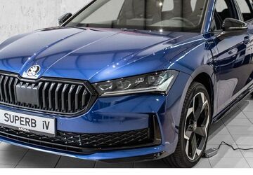 Skoda Superb 10.000 km 43.480 &euro; Düsseldorf 40474