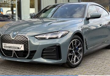 BMW i4 23.396 km 49.940 &euro; Mülheim 45472