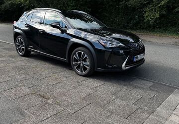 Lexus UX 87.000 km 21.850 &euro; Duisburg 47167