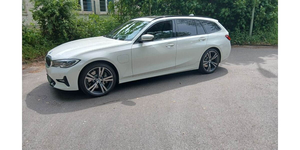 BMW 330 53.000 km 30.500 &euro; Oberhausen 46147