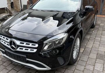 Mercedes-Benz GLA 180 147.221 km 13.300 &euro; Neukirchen-Vluyn 47506
