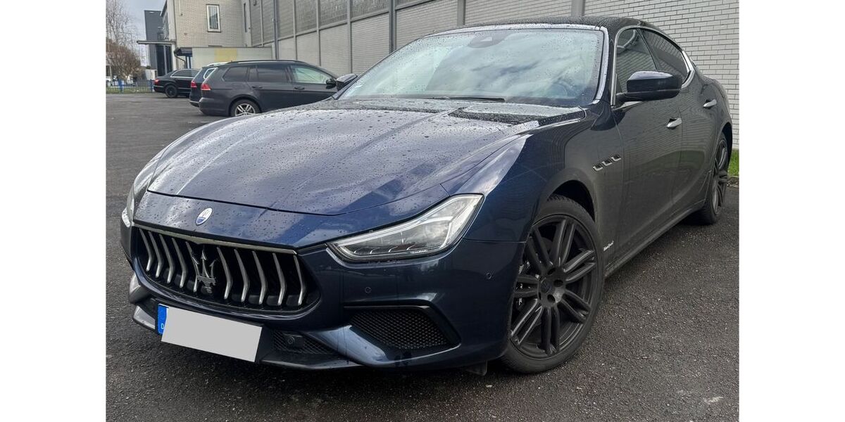 Maserati Ghibli 98.000 km 43.500 &euro; Moers 47441