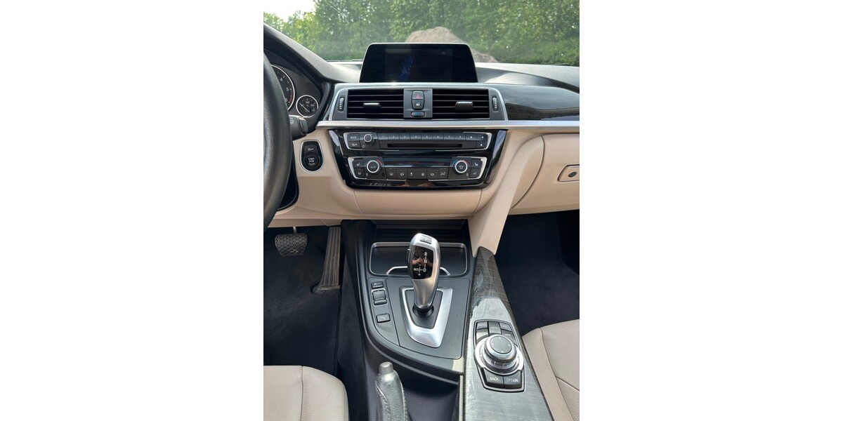 BMW 330 87.337 km 26.999 &euro; Gelsenkirchen 45879