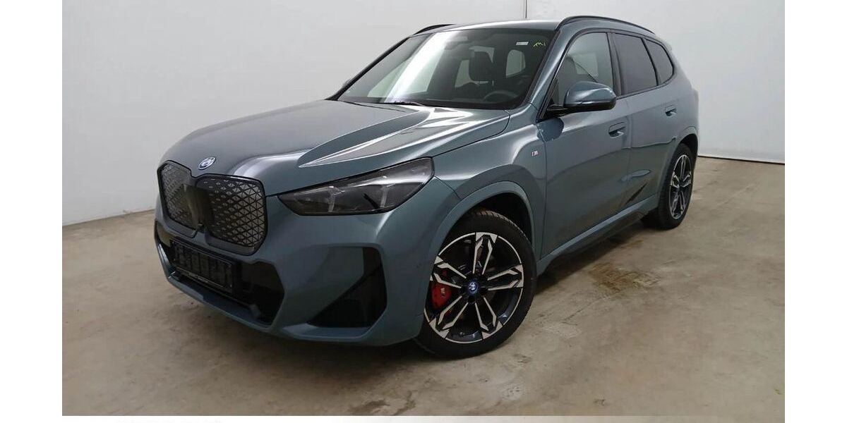 BMW iX1 6.200 km 48.980 &euro; Meerbusch 40668