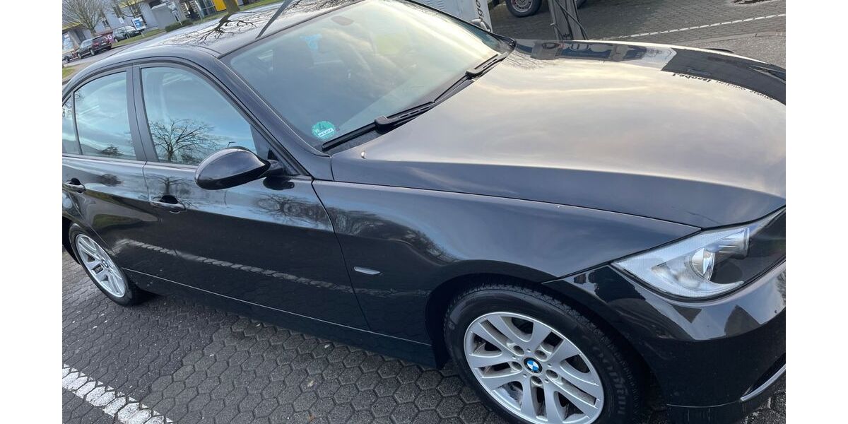 BMW 318 120.698 km 5.800 &euro; Neukirchen-Vluyn 47506