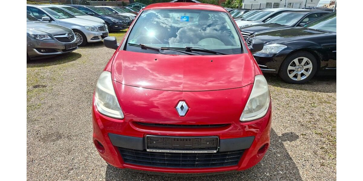 Renault Clio 235.000 km 1.690 &euro; Oberhausen 46149