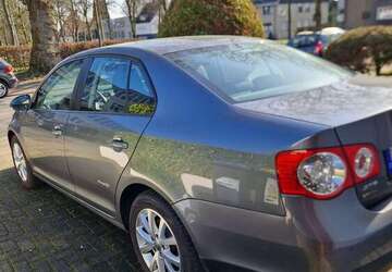VW Jetta 127.600 km 4.885 &euro; Recklinghausen 45657