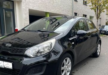 Kia Rio 59.950 km 7.390 &euro; Düsseldorf 40227