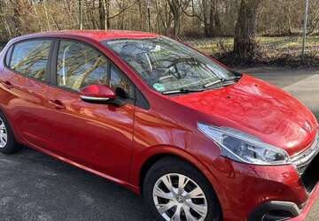 Peugeot 208 98.000 km 5.999 &euro; Düsseldorf 40627
