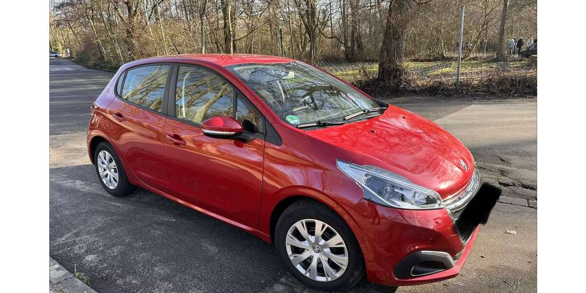 Peugeot 208 98.000 km 5.999 &euro; Düsseldorf 40627