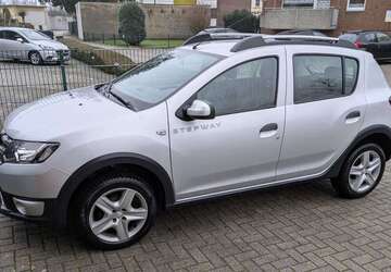 Dacia Sandero 143.000 km 5.900 &euro; Wesel 46485