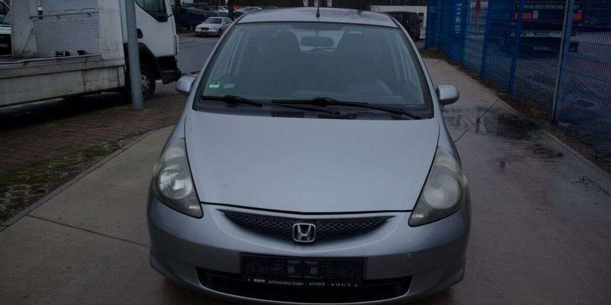 Honda Jazz 177.000 km 2.350 &euro; Bottrop 46242