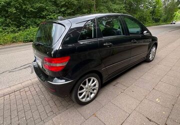 Mercedes-Benz 200 114.800 km 5.490 &euro; Essen 45309