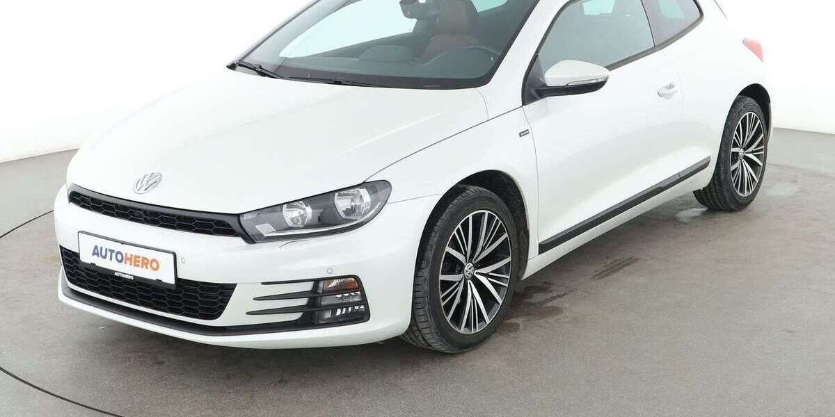 VW Scirocco 95.839 km 17.380 &euro; Essen 45141