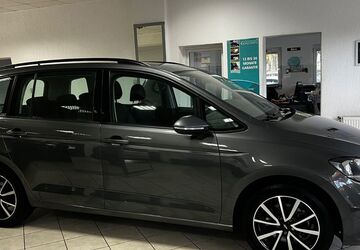 VW Touran 106.437 km 15.499 &euro; Voerde 46562