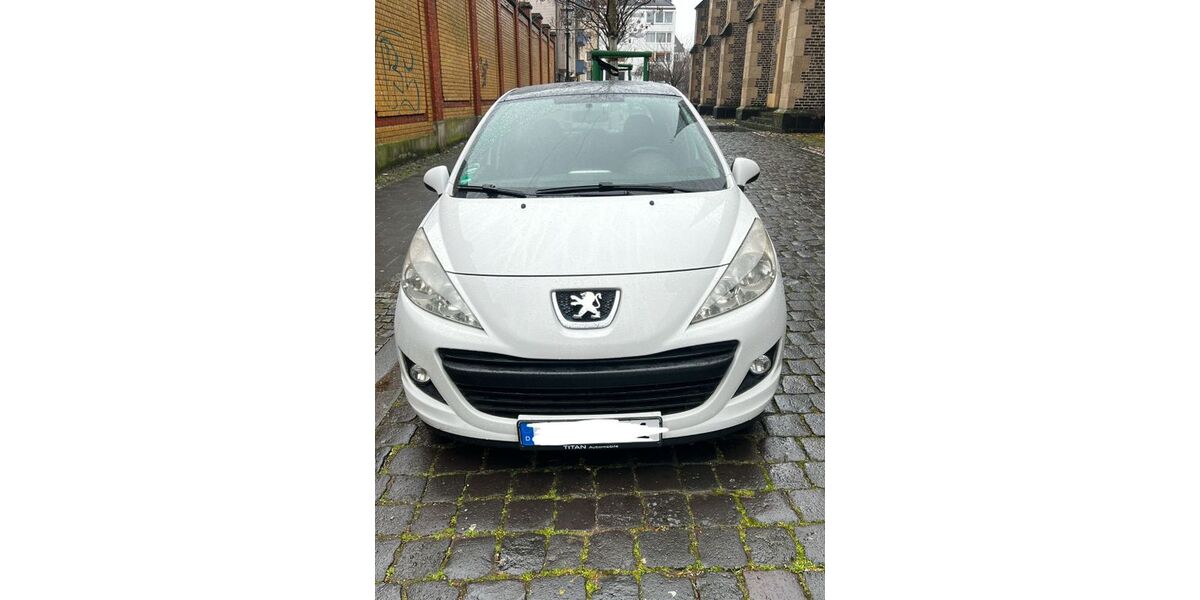 Peugeot 207 144.000 km 2.500 &euro; Düsseldorf 40470