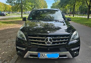 Mercedes-Benz ML 350 269.500 km 15.000 &euro; Duisburg 47057