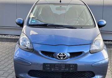 Toyota Aygo (X) 99.900 km 5.399 &euro; Düsseldorf - Bezirk 8 40231
