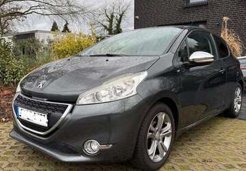 Peugeot 208 109.000 km 5.500 &euro; Voerde 46562