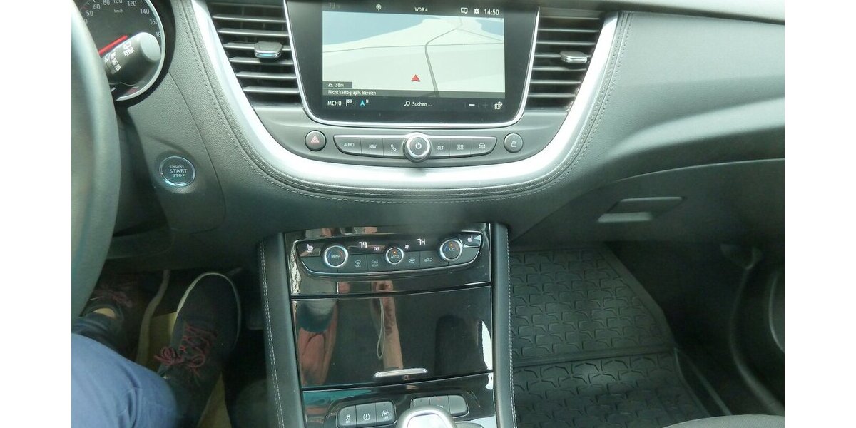 Opel Grandland X Innovation Klimaautomatik Navi Alu18´´ 110.000 km 14.900 &euro; Ratingen 40885