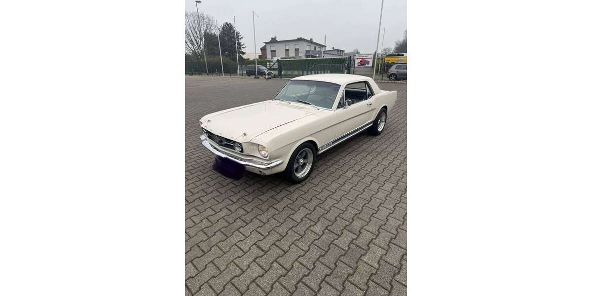 Ford Mustang 67.000 km 25.000 &euro; Dinslaken 46539