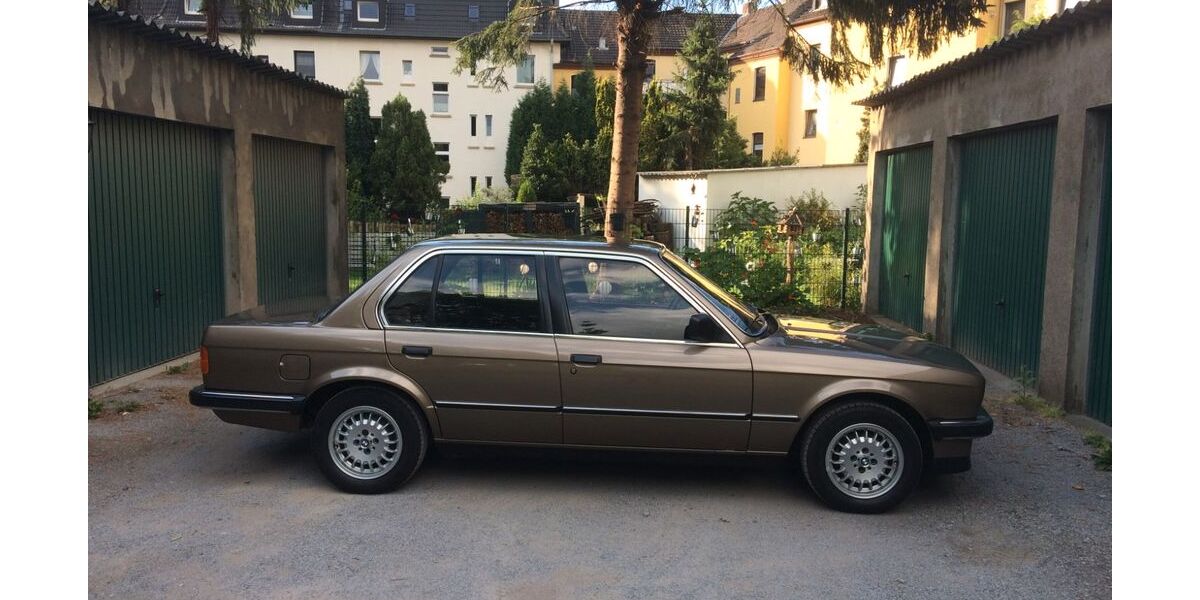 BMW 316 109.000 km 12.850 &euro; Essen 45359