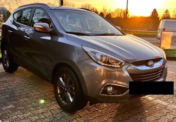 Hyundai ix35 140.000 km 8.900 &euro; Düsseldorf 40229