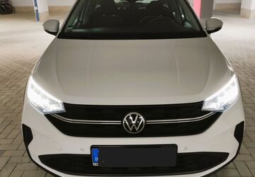 VW Taigo 25.651 km 17.700 &euro; Essen 45145