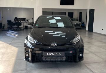 Toyota Yaris 3.806 km 42.500 &euro; Oberhausen 46049