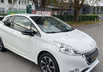 Peugeot 208 43.000 km 7.300 &euro; Essen 45239
